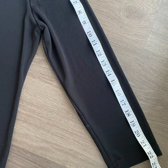 Marallis Black Midi Dress with Buttons and Sleeves - Picture 7 of 9